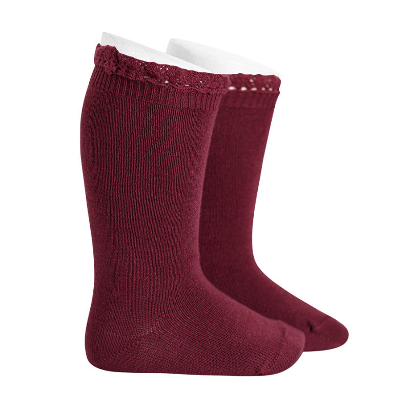 Calcetines altos punto liso con puntilla en puño CÓNDOR