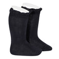 Calcetines altos punto liso con puntilla en puño CÓNDOR